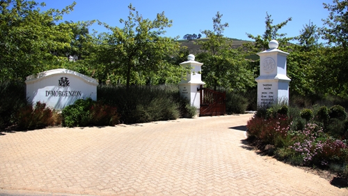 image of the entrance to the De Morgenzon Wine Estate in Stellenbosch