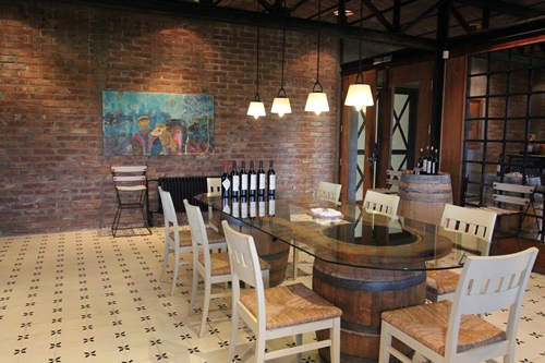 image of the tasting room at Achaval Ferrer's winery in Perdriel